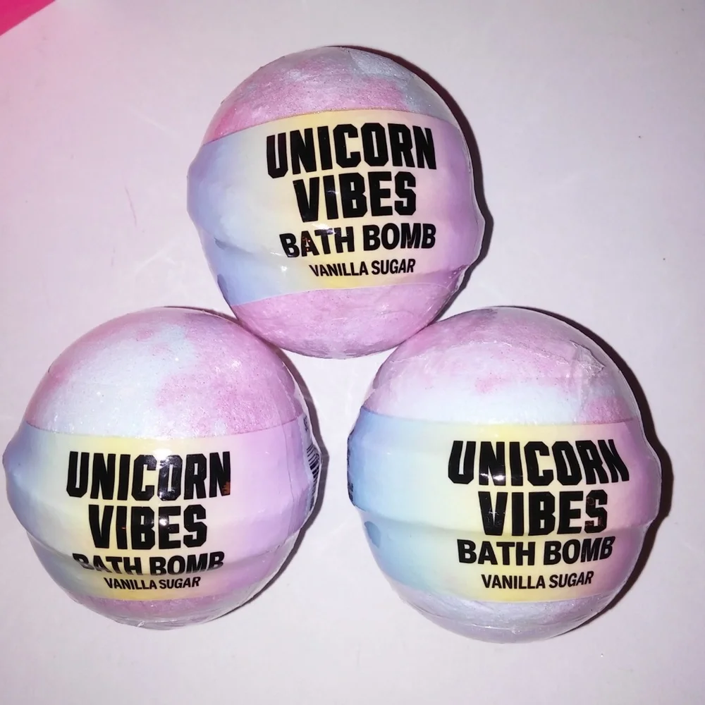 (3)‎ Victoria Secret PINK Bath Bombs